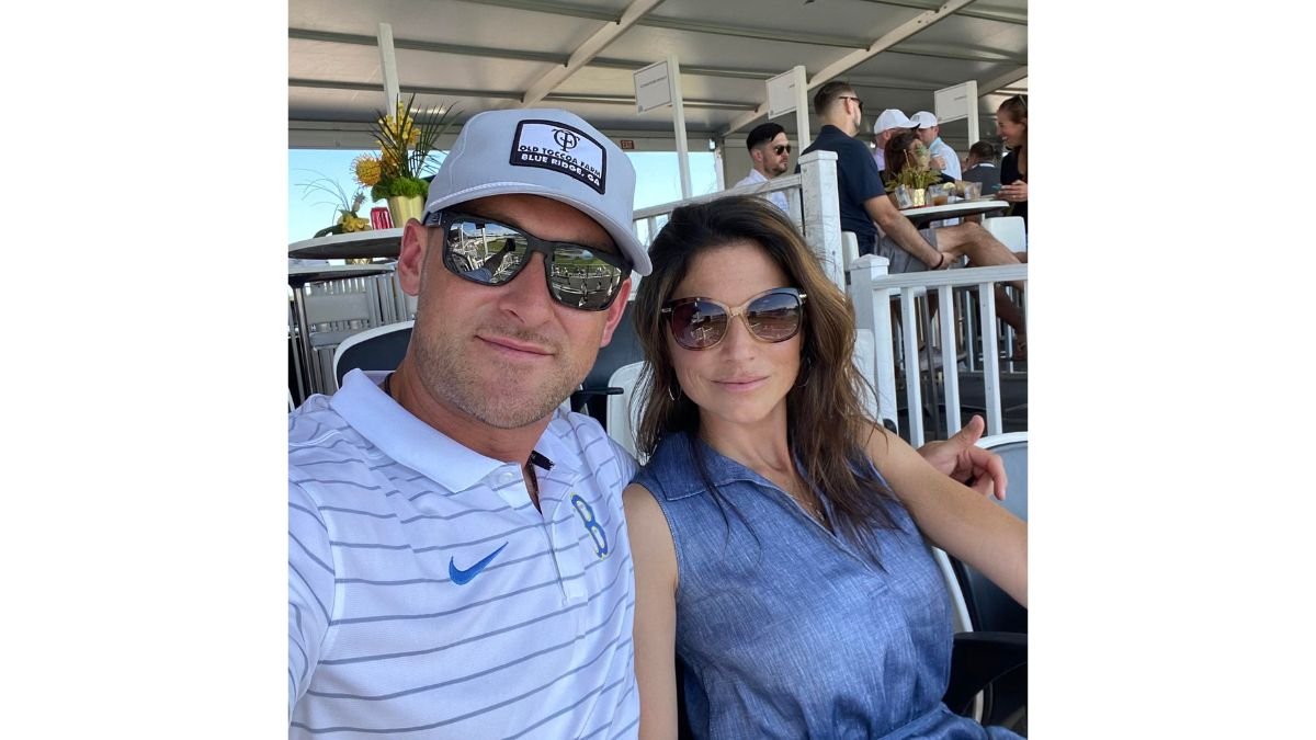 Jenny Dell was born on July 26, 1986, in Southbury, Connecticut, and built her career as a sideline reporter and television personality.